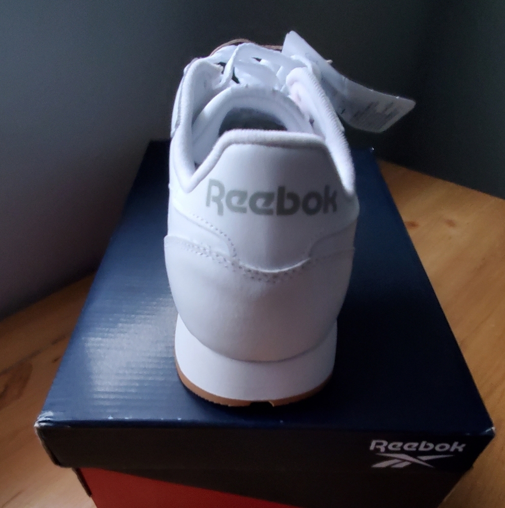 Brand new Reebok Classic Men 9.5 - Picture 3 of 7